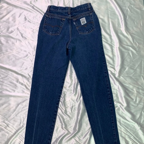 𓆉 Vintage White Tab Levis Jeans 𓆉 - Picture 4 of 4